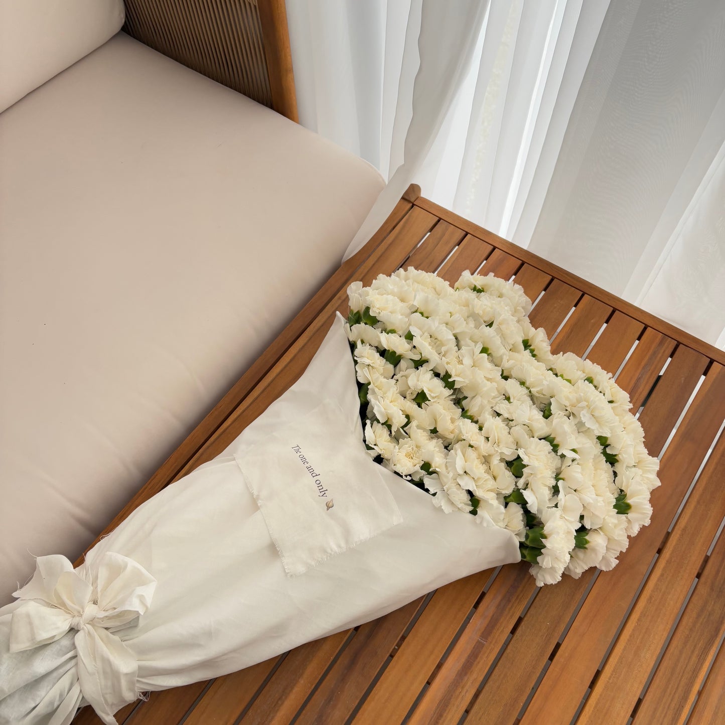 200, Carnations 🤍🦢